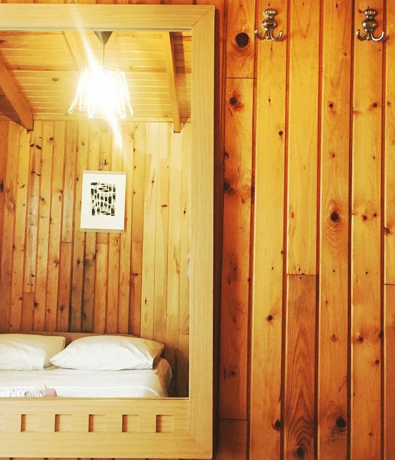Hotel Base Bungalows