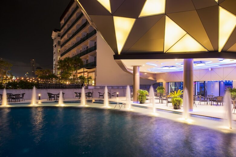 Rodina Beach Hotel