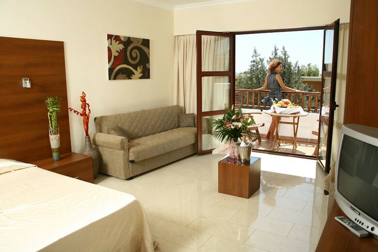 Hotel Costa Lindia Beach