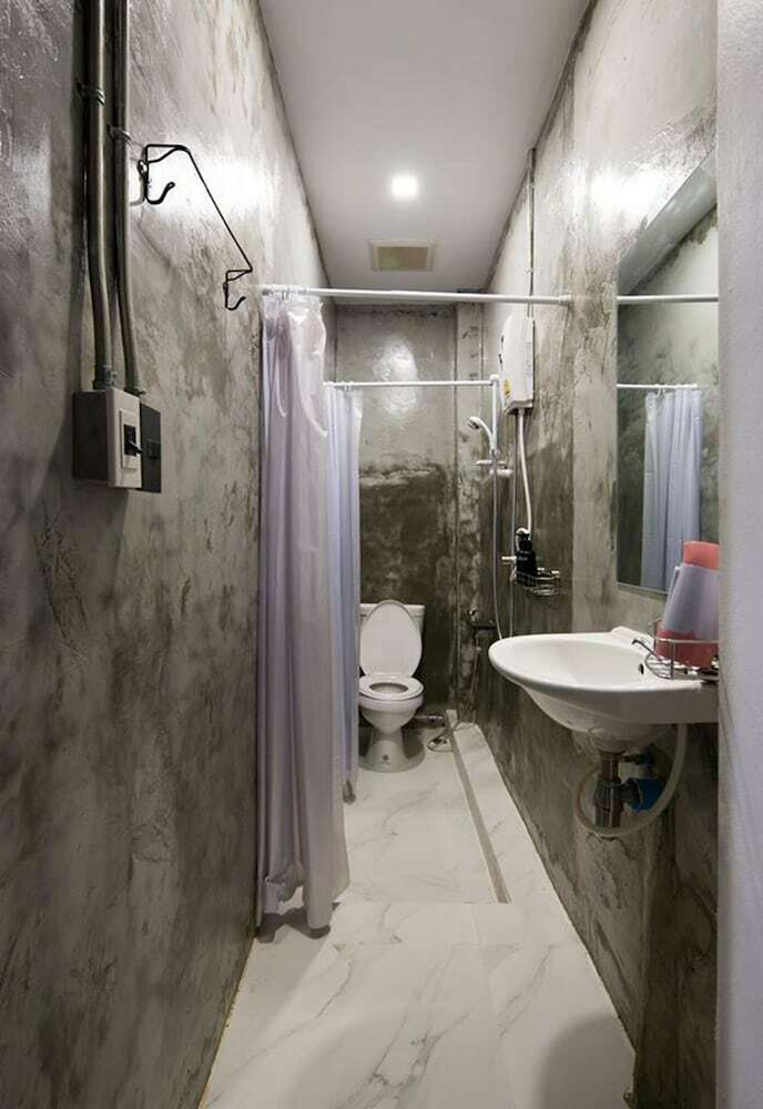 Hostal Yindee Travellers Lodge