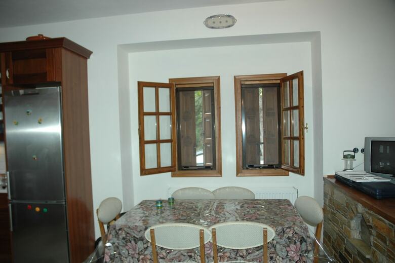 Split-level House In East Pelion
