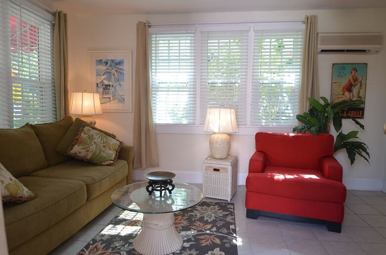 Apartamentos Pass-a-grille Beach Historic Spanish Triplex