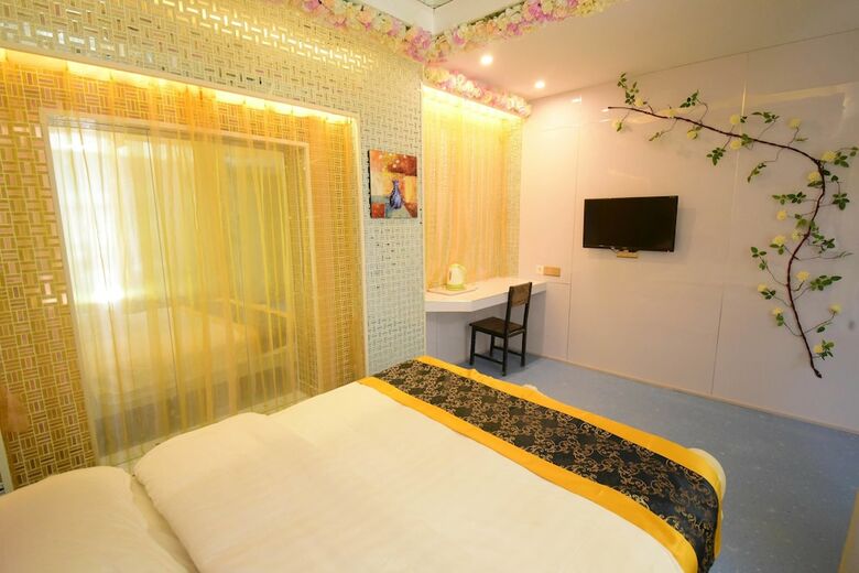Qingdao Couples Boutique Hotel