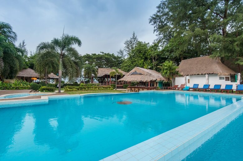 Hotel Twin Bay Resort