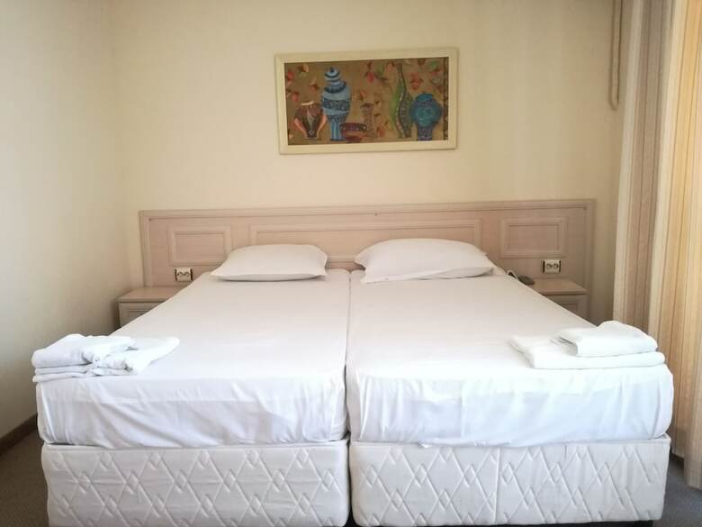 Aparthotel Two Bedroom Apartment With Kitchen