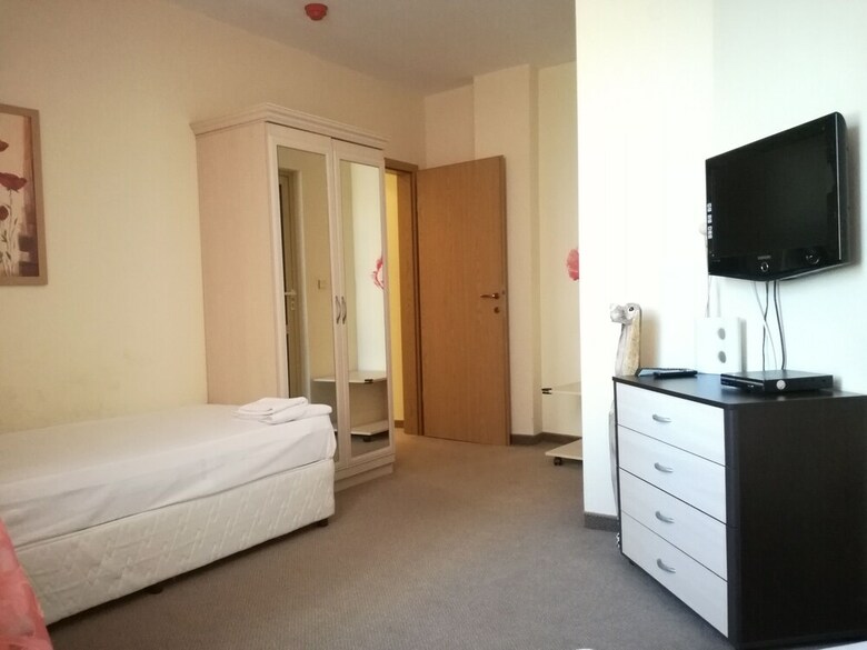 Aparthotel Two Bedroom Apartment With Kitchen