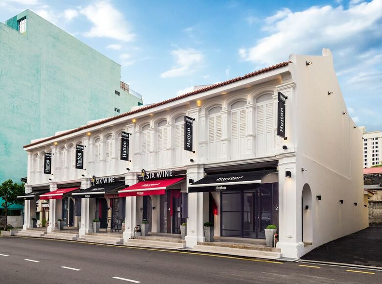 Hutton Suites Hotel