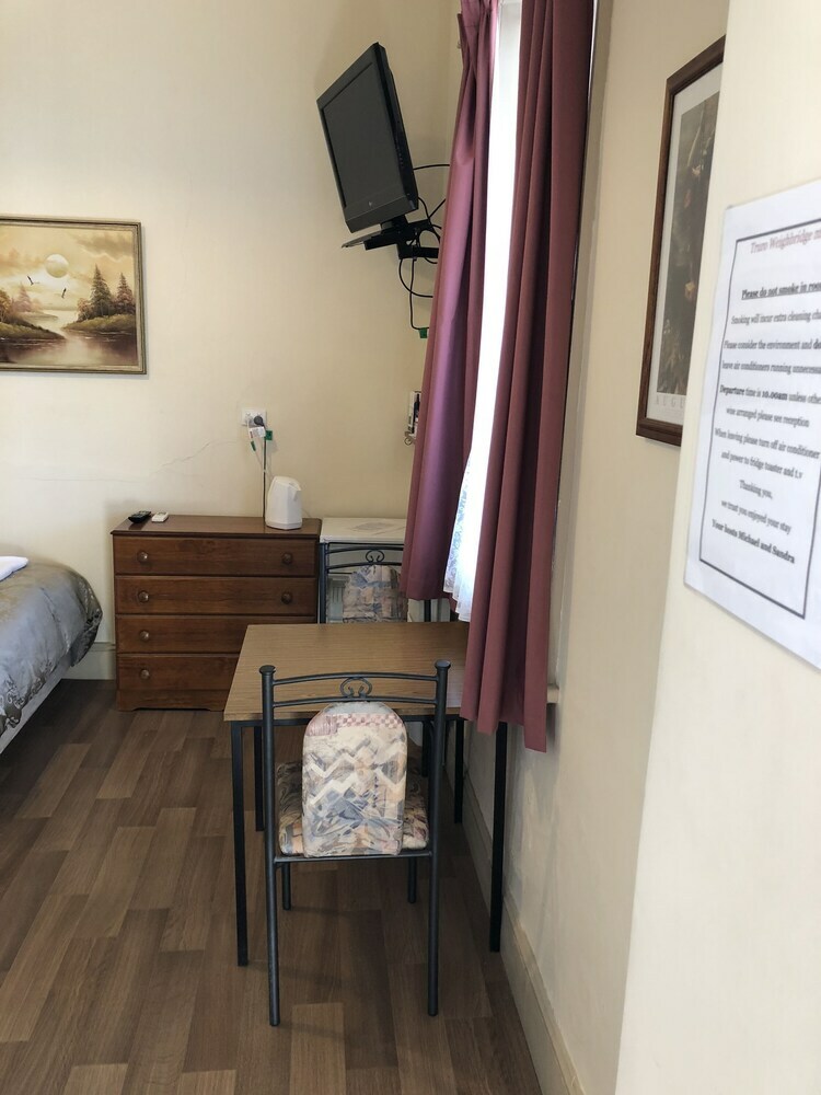 Truro Weighbridge Motel