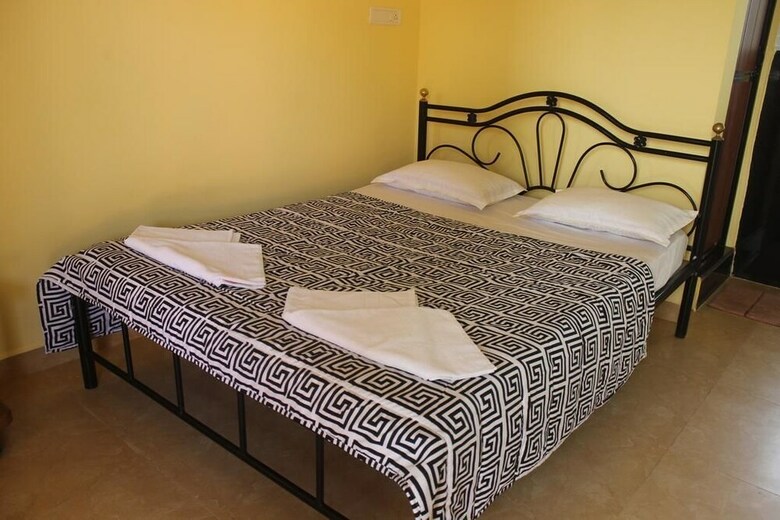 Hotel Room Maangta 323 - Morjim Goa