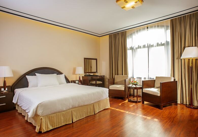 Garco Dragon Hotel
