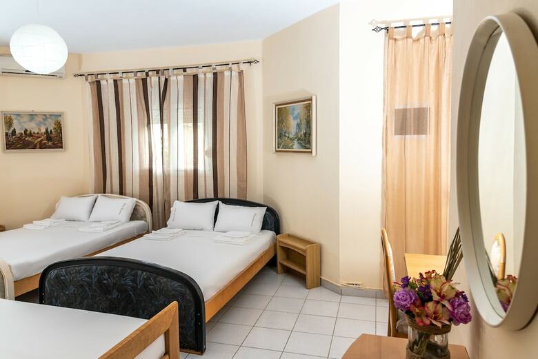 Hotel Chris Apartments