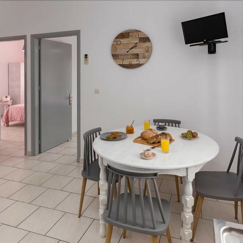 Letta's Apartments
