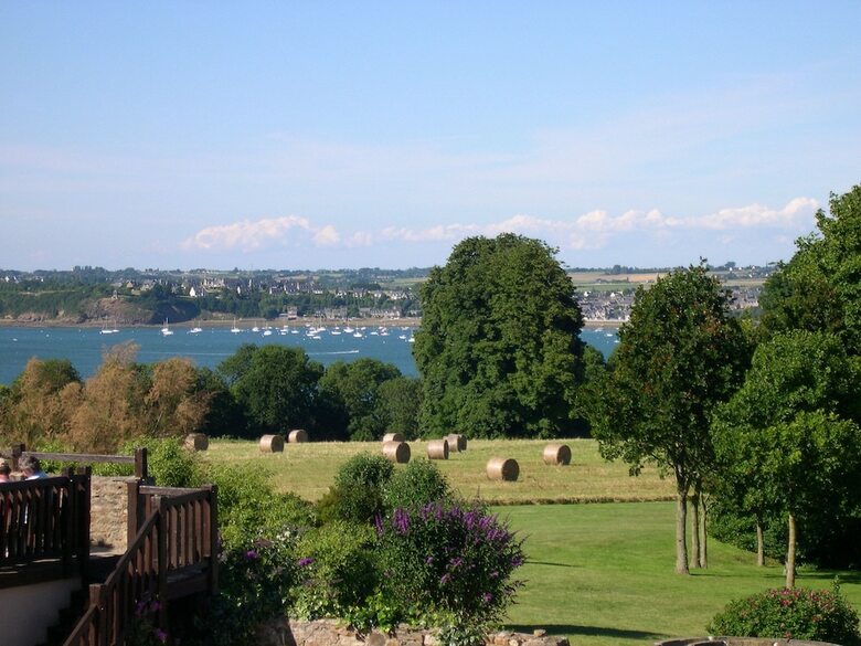 Hotel Manoir De Rigourdaine