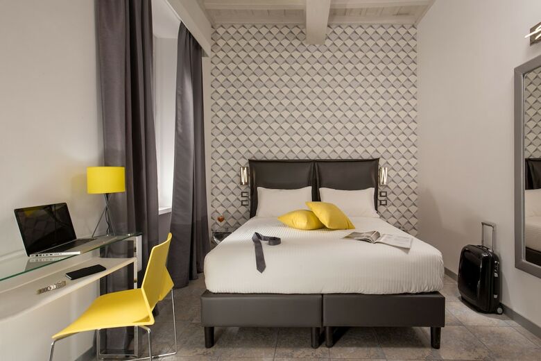Hotel Gcf Luxury Suites, Guest House
