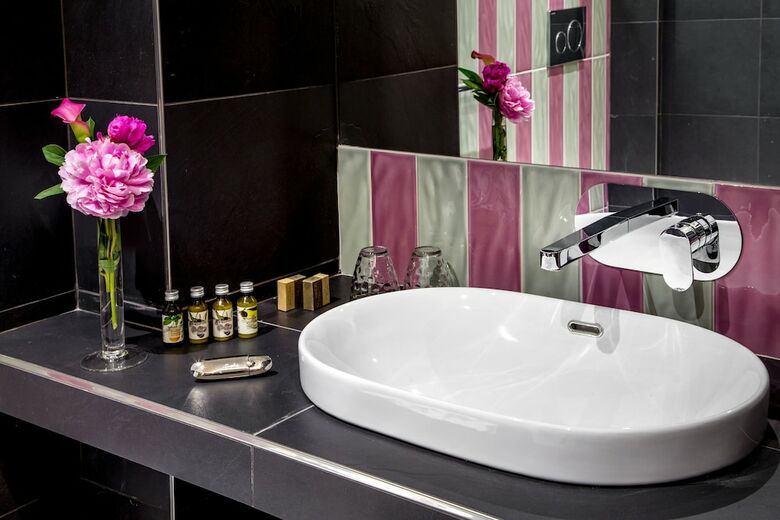 Hotel Gcf Luxury Suites, Guest House