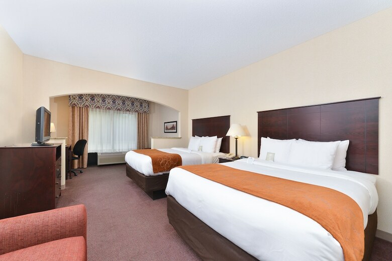 Hotel Comfort Suites Near Route 66