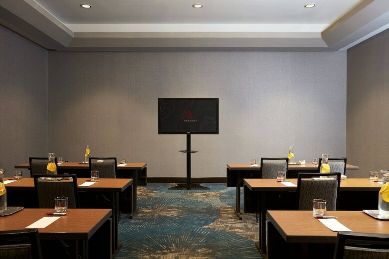 Hotel Crystal Gateway Marriott