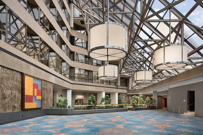 Hotel Crystal Gateway Marriott