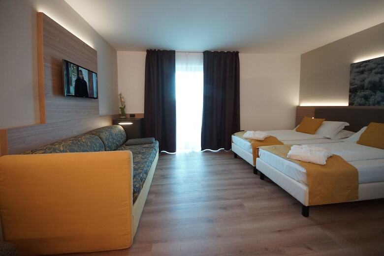 Ambassador Suite Hotel