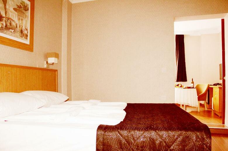 Agora Boutique Hotel & Bistro