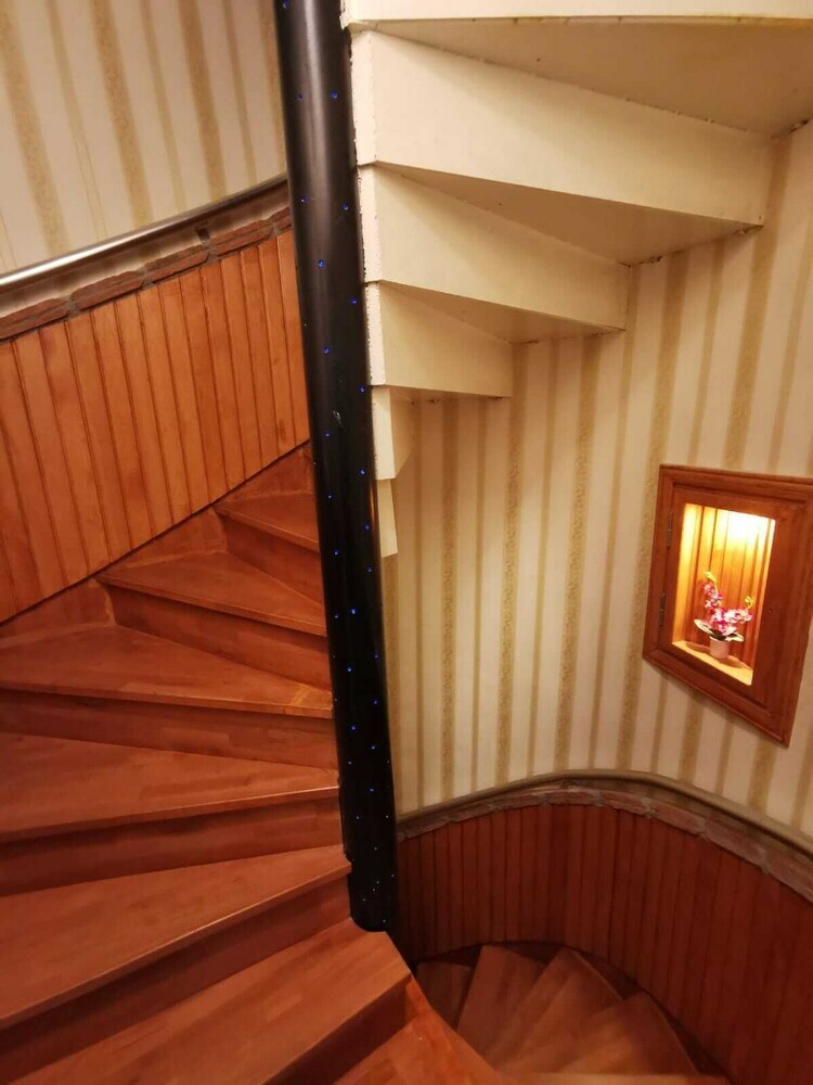 Agora Boutique Hotel & Bistro