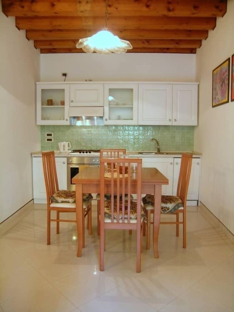 Grimaldi Apartments - Guardi