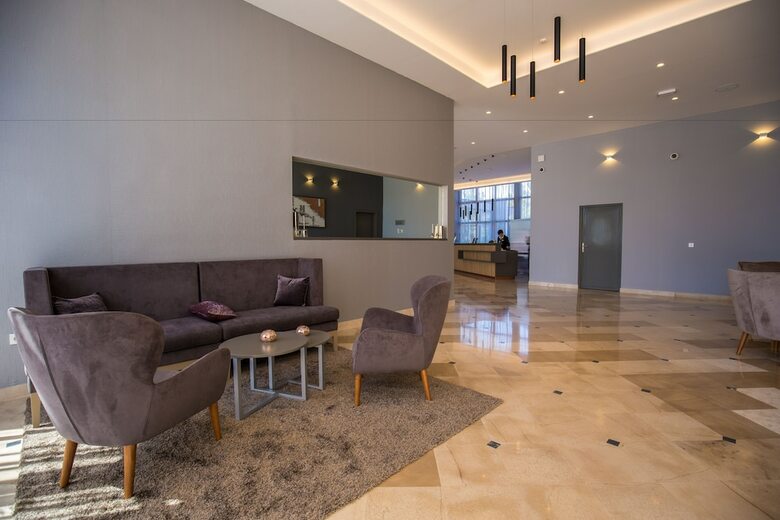 Arena Hotel Holiday
