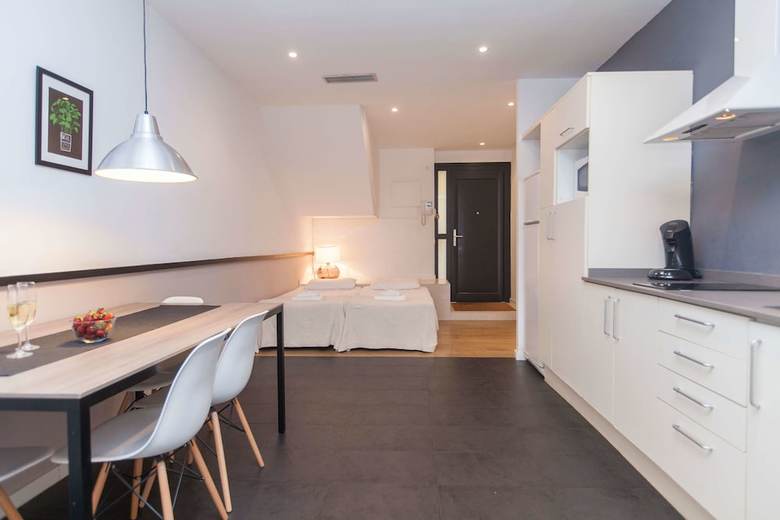 Short Stay Group Liceu Serviced Apartments