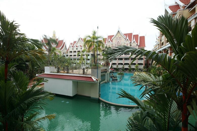 Hotel Aonang Ayodhaya Beach Resort