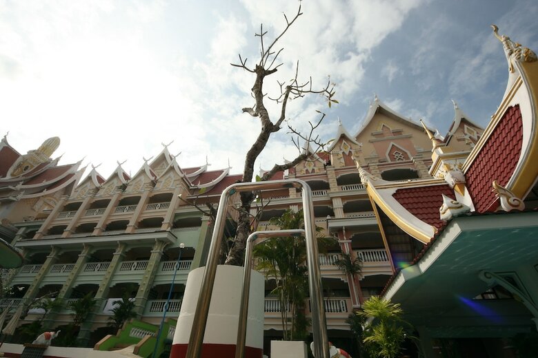 Hotel Aonang Ayodhaya Beach Resort
