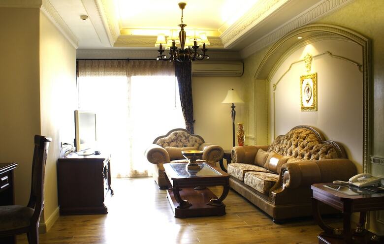 Hotel Four Seasons Place