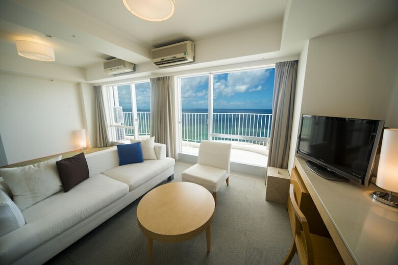 Hotel The Beach Tower Okinawa