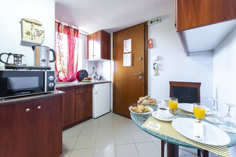 Hotel Irida Resort