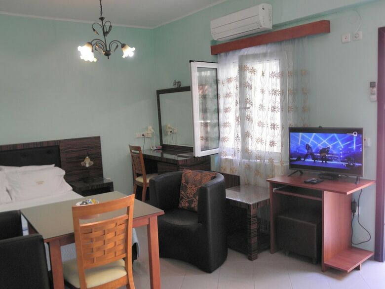 Hotel Irida Resort