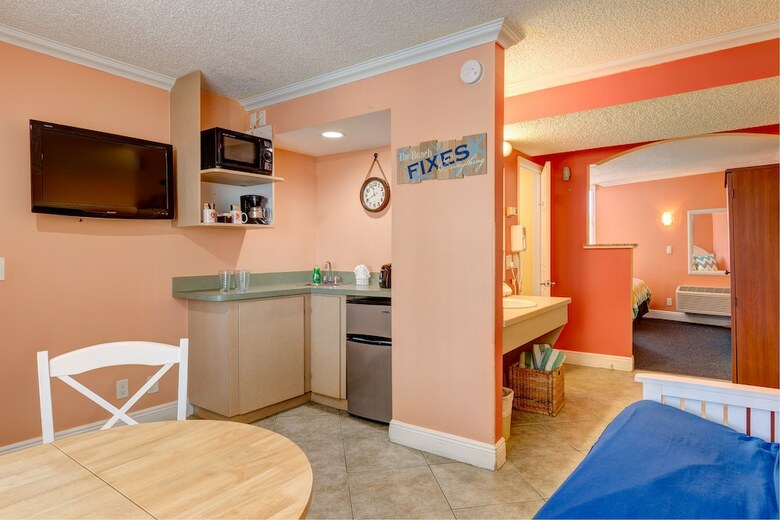 Pelican Pointe Hotel By Sunsational Beach Rentals Llc