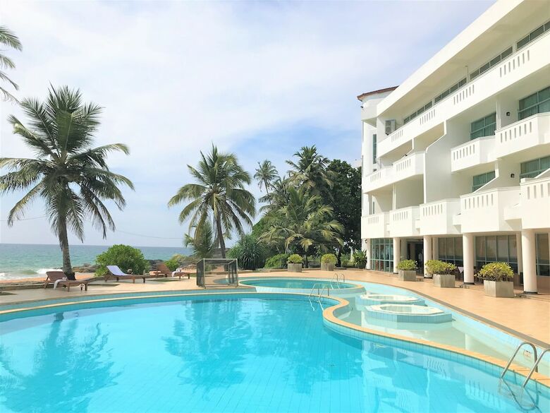 Hotel Induruwa Beach Resort