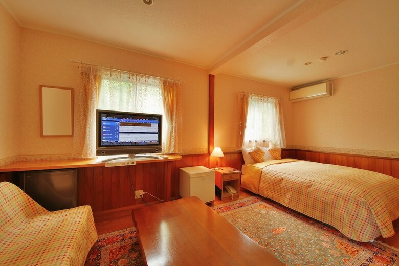 Hotel One More Time