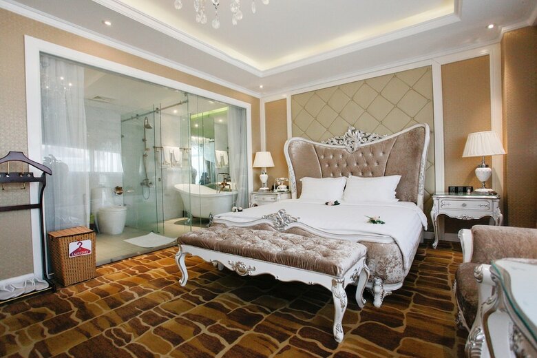 Hoang Trieu Hotel