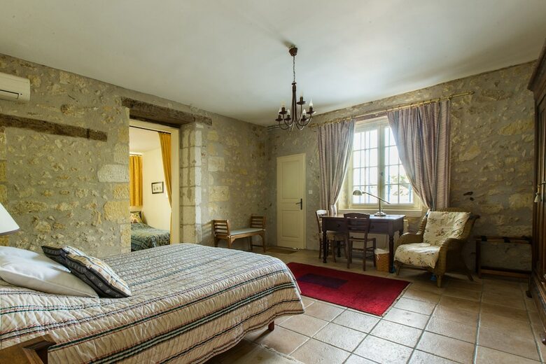 Bed & Breakfast La Rocheli�re