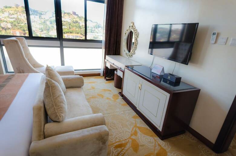 Hotel Nanjing Restaurant & Motel