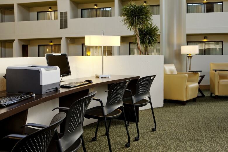 Hotel Crowne Plaza Indianapolis Airport