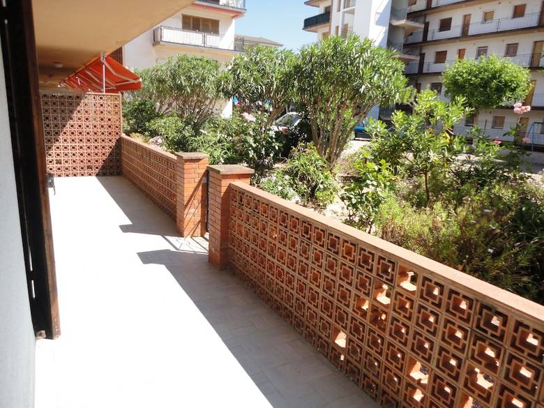 Apartamentos Helen Bajo 4