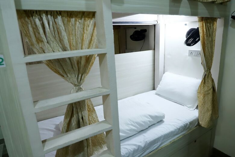 Hotel Airport Inn Residency