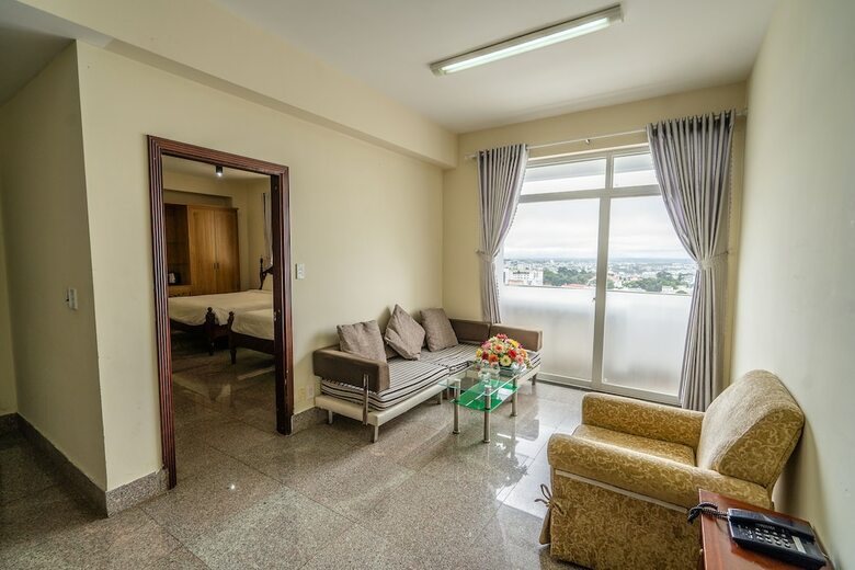 Duc Long Gia Lai Hotels & Apartment