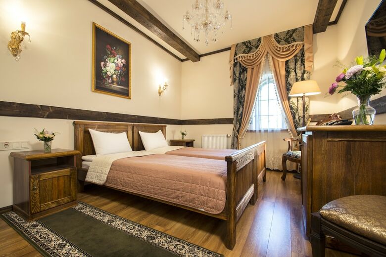 Historical Hotel Fortetsya Hetmana