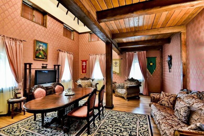 Historical Hotel Fortetsya Hetmana