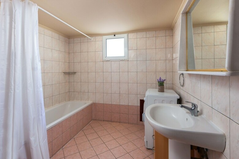 Apartamentos Loutra House