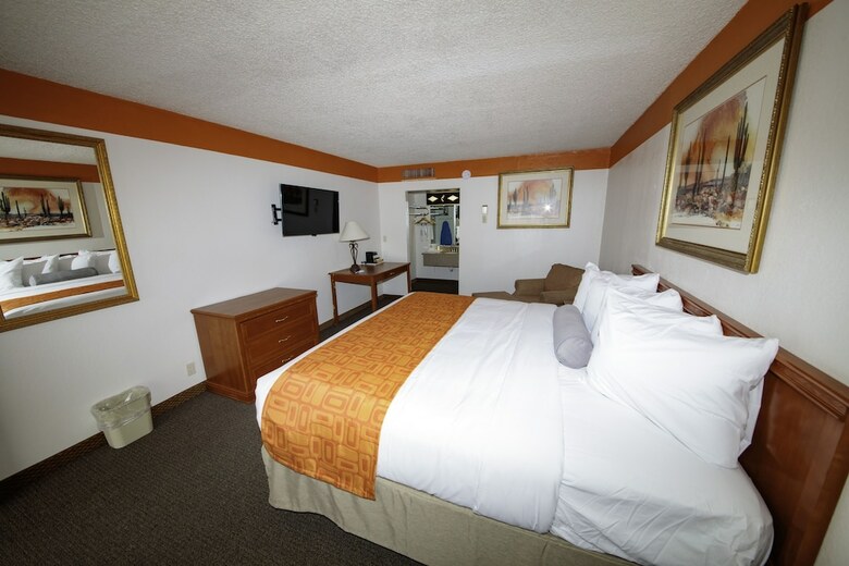 Hotel Howard Johnson By Wyndham Gallup