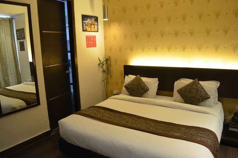 Hotel Woodapple Residency