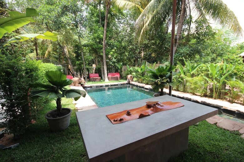 Hotel Manuelaeric Homestay